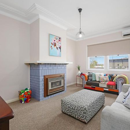 King'S Park Villa Tamworth Eksteriør bilde