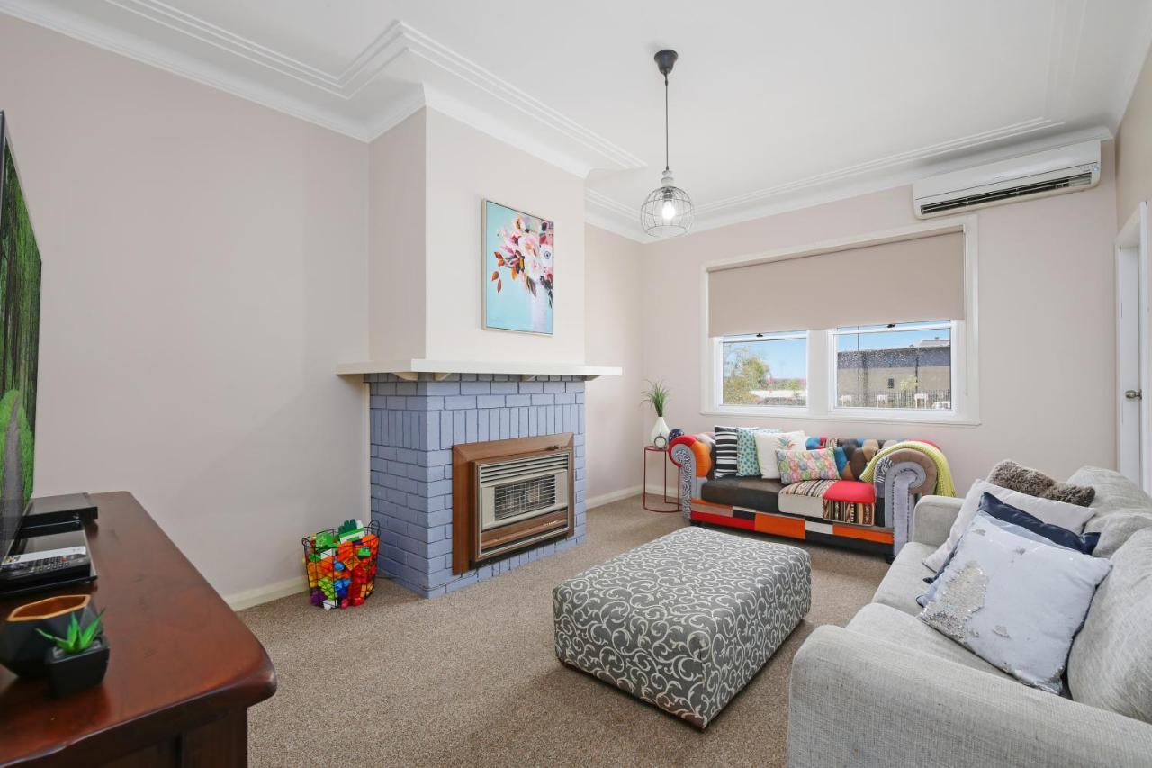 King'S Park Villa Tamworth Eksteriør bilde