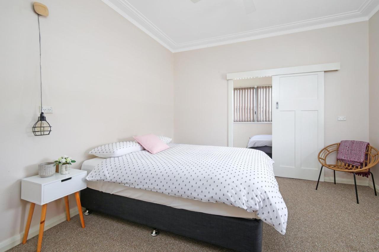 King'S Park Villa Tamworth Eksteriør bilde